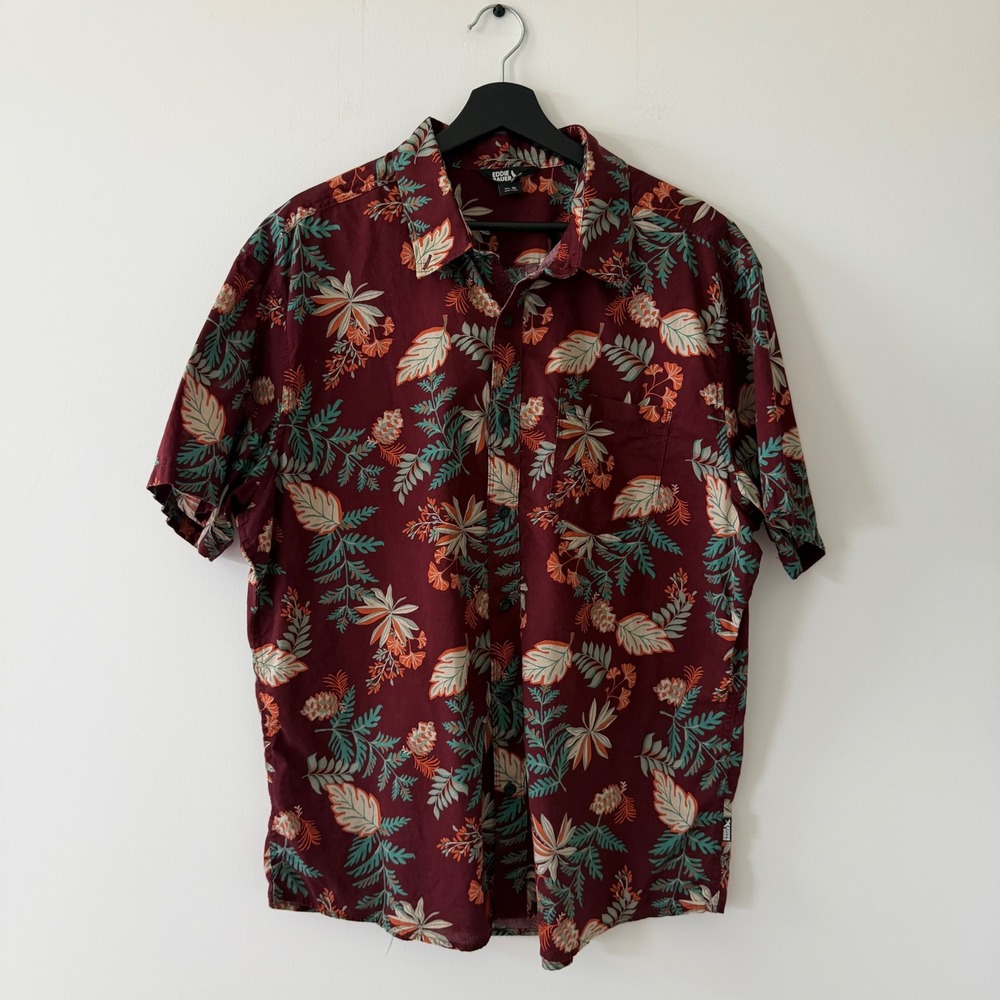 Eddie Bauer Mens XL Black Cherry Tropical Leaf Print Cotton Short Sleeve Shirt